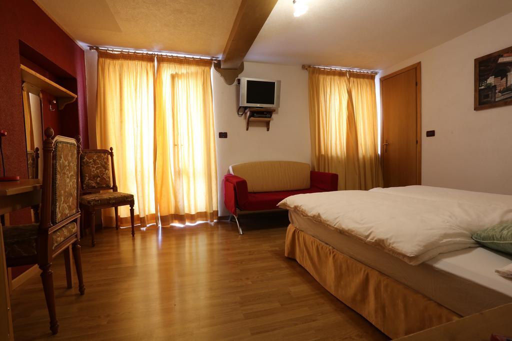 Albergo Centrale Forni di Sopra Δωμάτιο φωτογραφία